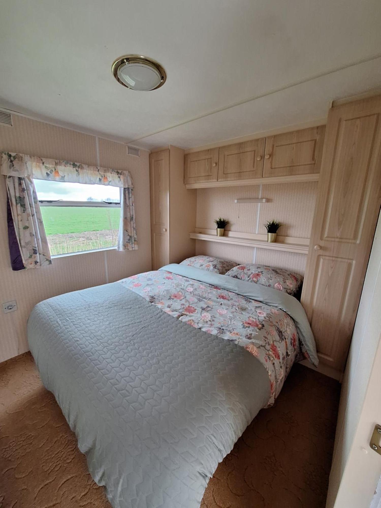 Stacaravan Elly, Minicamping De Grutte Earen Burum Exterior foto